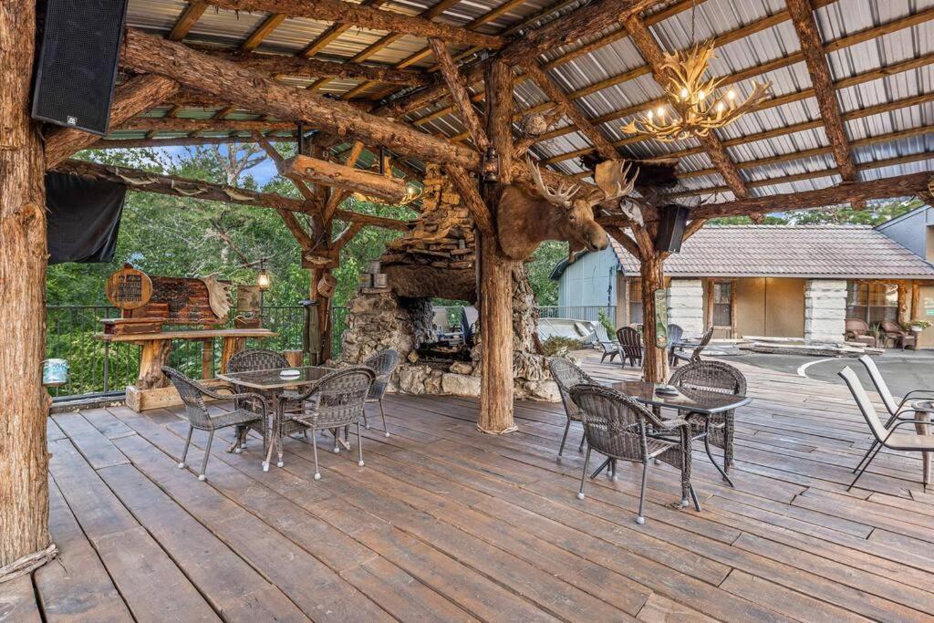 Stonegate King Bed, Wifi, 50in Roku Tv, Salt Water Pool #108 *
